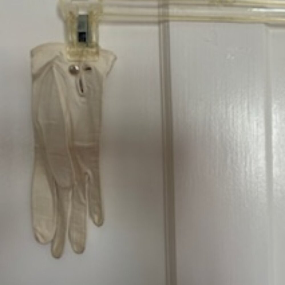Vintage White Leather Gloves